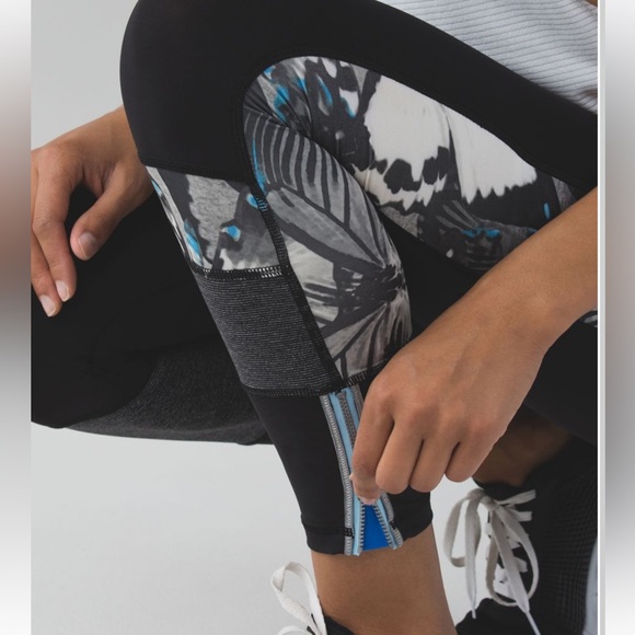 Lululemon size 2 Run the World black leggings - Picture 5 of 16